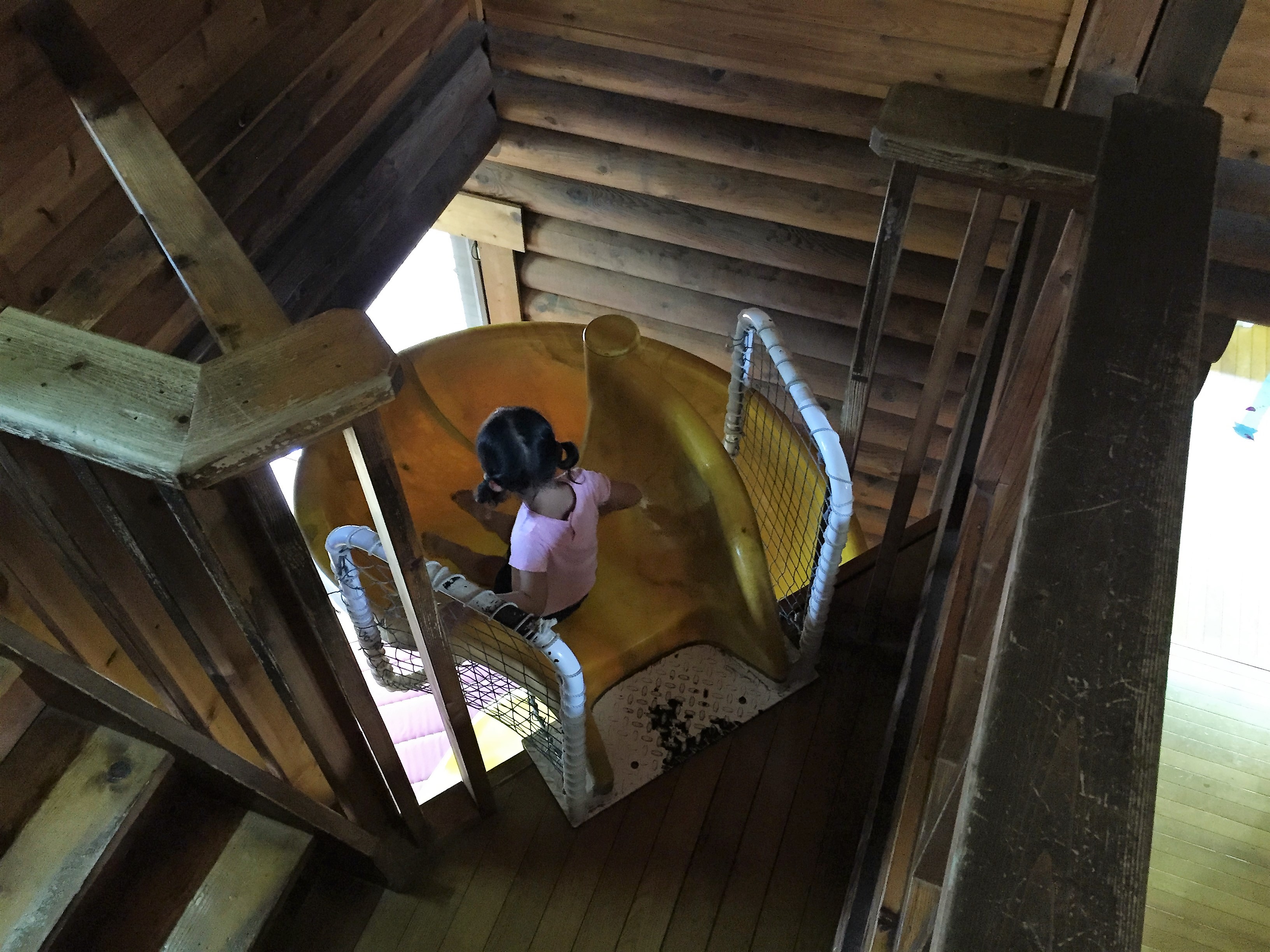 横浜市旭区 上白根大池公園こどもログハウス おおいけらんど