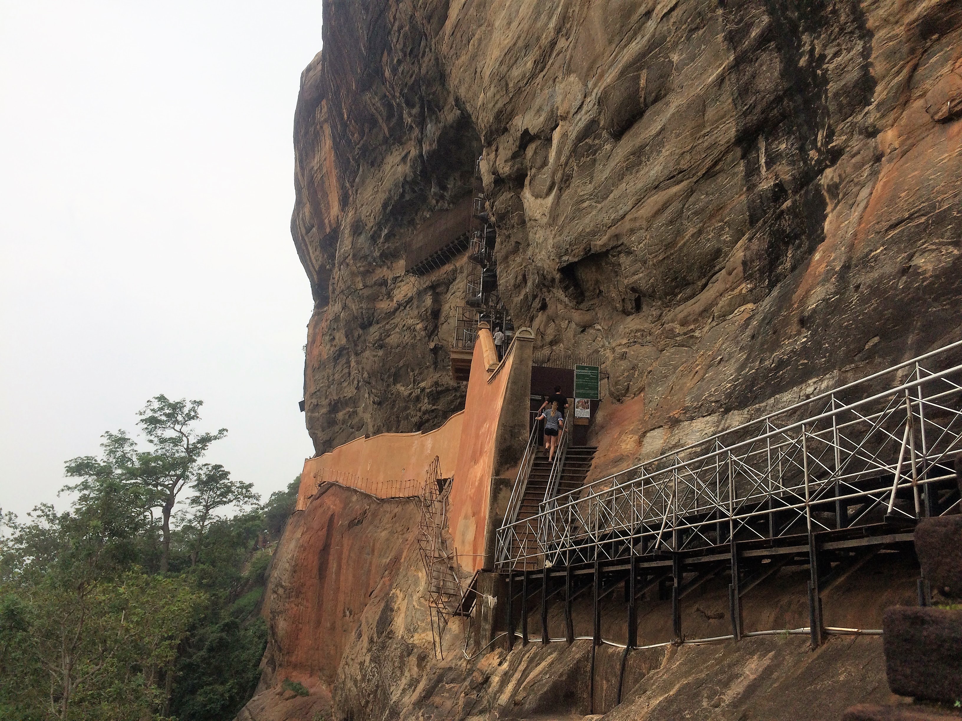 コロンボ・ダンブッラ・シーギリヤ