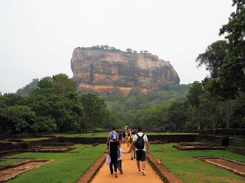 コロンボ・ダンブッラ・シーギリヤ